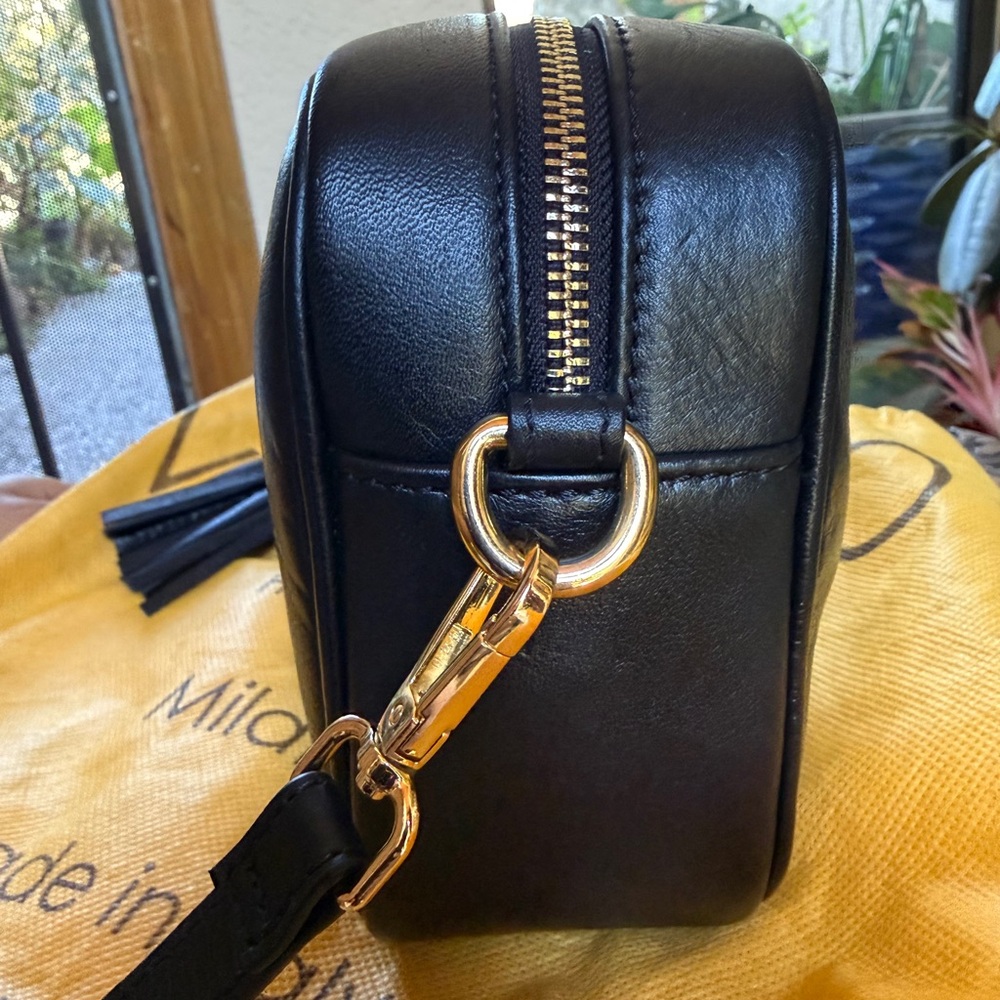 Valentino Black Leather Crossbody with Quilted V Motif - Picture 3 of 9
